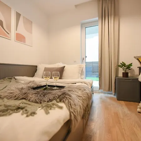 Vacation Feel - 2br With Terrace & Private Parking In Baneasa Bucarest
