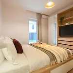 Vacation Feel - 2br With Terrace & Private Parking In Baneasa * Boekarest
