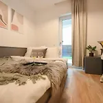 Vacation Feel - 2br With Terrace & Private Parking In Baneasa Boekarest