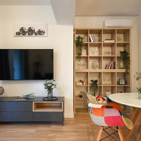 Vacation Feel - 2br With Terrace & Private Parking In Baneasa *