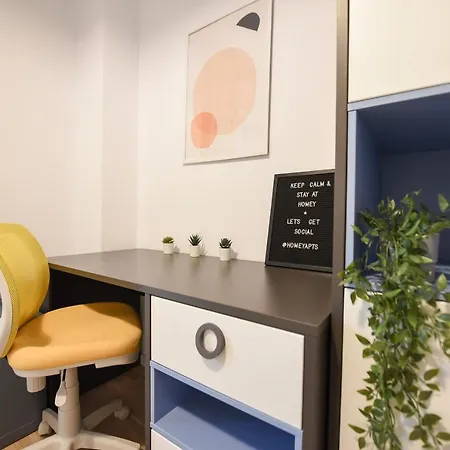 Vacation Feel - 2br With Terrace & Private Parking In Baneasa * Bucarest