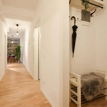 Apartment Vacation Feel - 2br With Terrace & Private Parking In Baneasa *