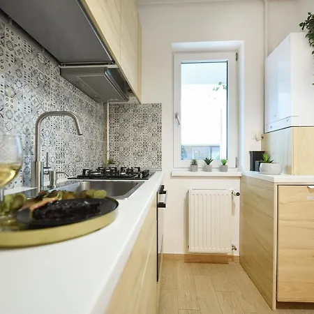 Vacation Feel - 2br With Terrace & Private Parking In Baneasa Bucharest