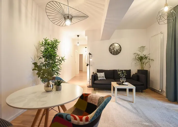 Apartment Vacation Feel - 2br With Terrace & Private Parking In Baneasa *
