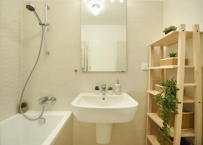Vacation Feel - 2br With Terrace & Private Parking In Baneasa Bucharest
