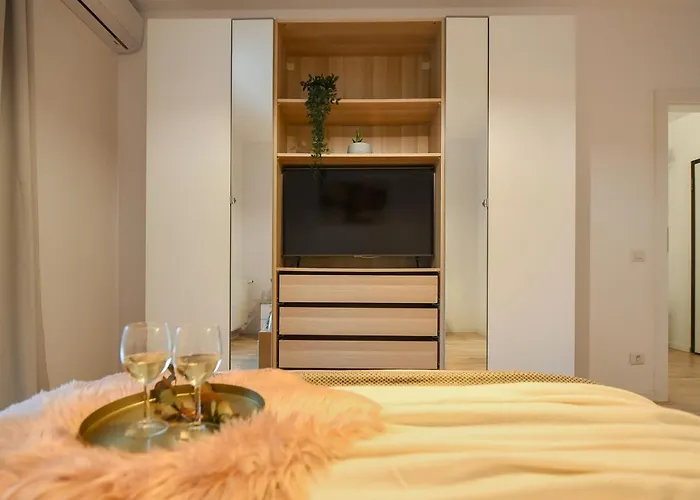Apartment Vacation Feel - 2br With Terrace & Private Parking In Baneasa *
