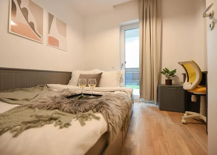 Vacation Feel - 2br With Terrace & Private Parking In Baneasa Bucarest
