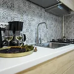 Vacation Feel - 2br With Terrace & Private Parking In Baneasa Apartman *